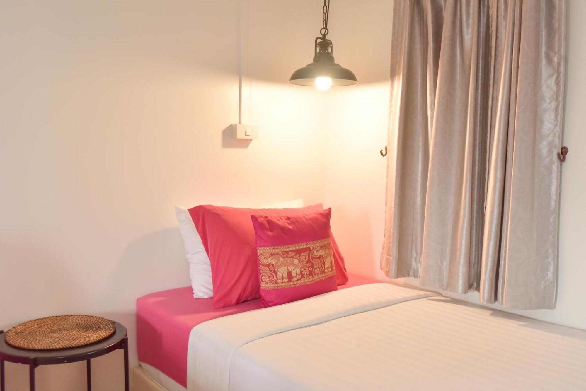 P.U. Inn Resort Аюттхая Экстерьер фото